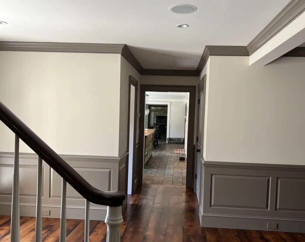Crown Molding and Wall Same Color